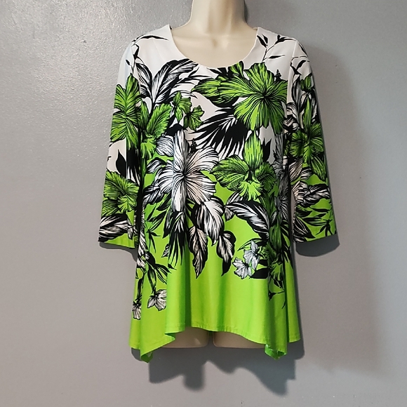 Floral Green and Black Women's Top - Picture 1 of 17